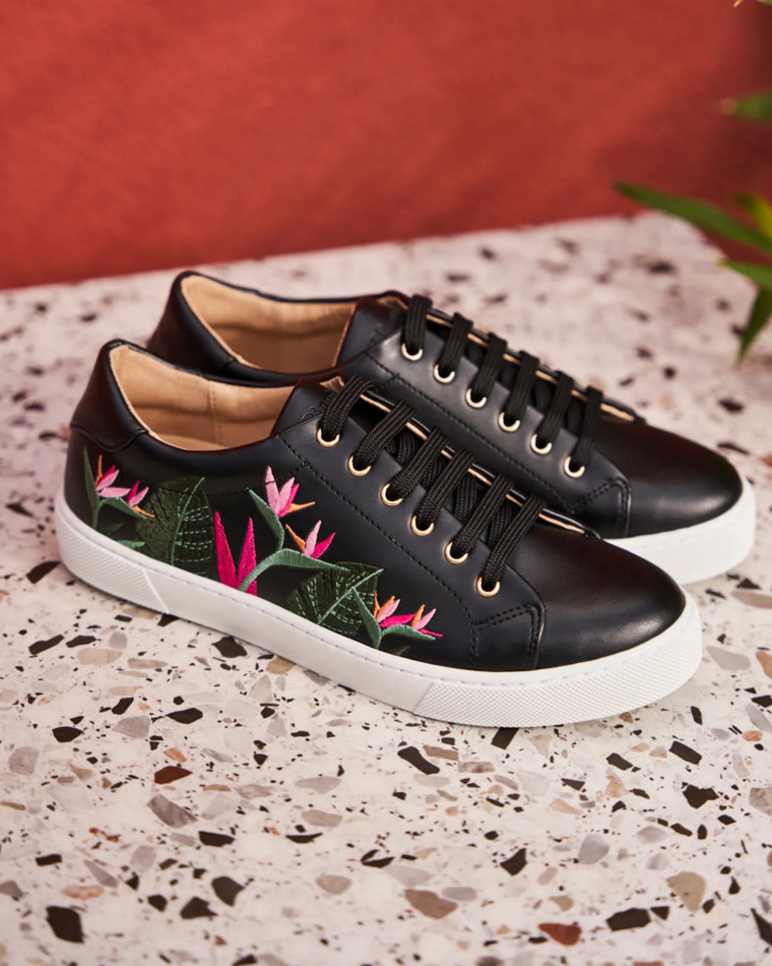 Virevolte Tropical Noir